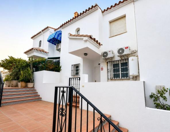 Chalet adosado en Ronda del Golf Oeste, 17, Zona Centro Comercial Torrequebrada, Benalmádena photo 1