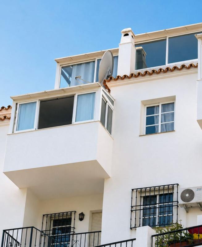 Sprzedaż szeregowego domku w Chalet adosado en Ronda del Golf Oeste, 17, Zona Centro Comercial Torrequebrada, Benalmádena , Benalmádena photo 4