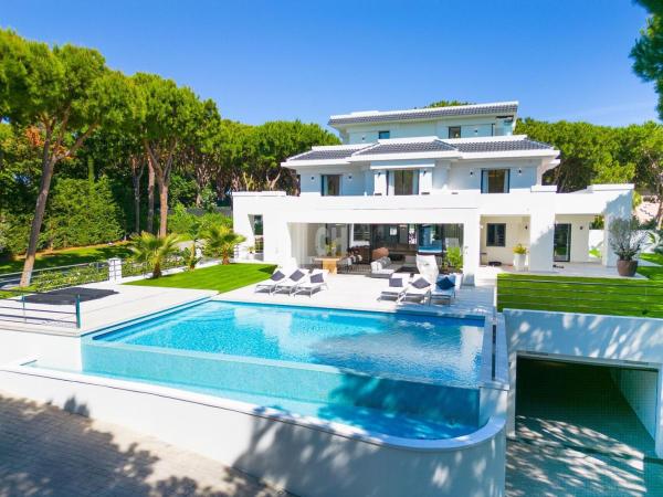Casa de pueblo en Santa María Golf, Marbella photo 1