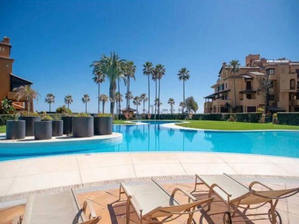 Venta de piso en Piso en Urbanization Alcazaba Beach Houses, 15, Punta Plata, Estepona, Estepona
photo 1