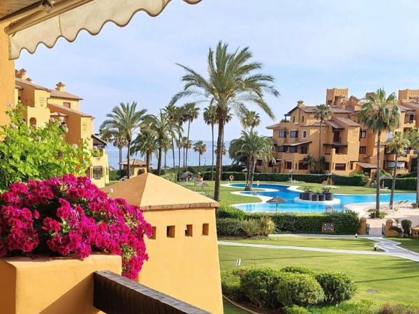 Venta de piso en Piso en Urbanization Alcazaba Beach Houses, 15, Punta Plata, Estepona, Estepona
thumbnail 2