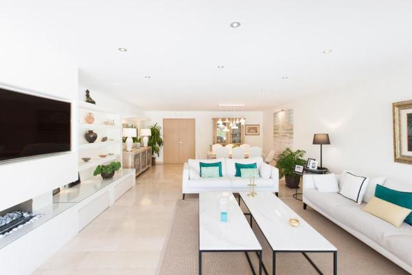 Venta de piso en Piso en Calle Cerro Andevalo, 81, Lomas de Marbella Club, Marbella, Marbella
photo 1