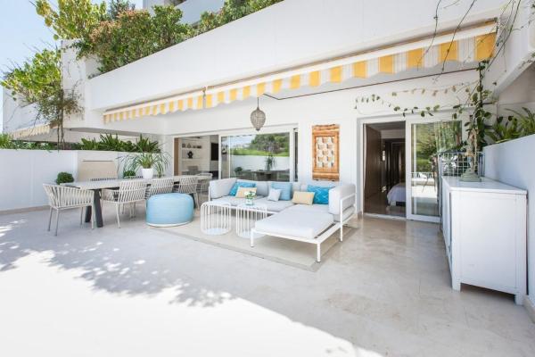 Venta de piso en Piso en Calle Cerro Andevalo, 81, Lomas de Marbella Club, Marbella, Marbella
thumbnail 3
