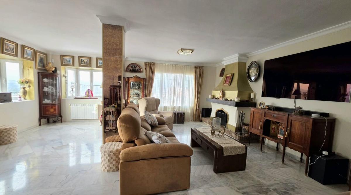 Продажа отдельного шале в Chalet pareado en Calle Dámaso Alonso, 15, Manantiales - Lagar - Cortijo, Alhaurín de la Torre, Алхаурин-де-ла-Торре photo 5
