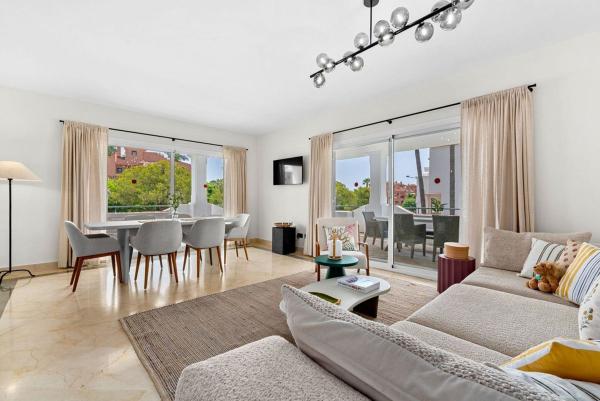 Venta de piso en Piso en Calle del Escudo, Atalaya-Isdabe, Estepona, Estepona
 photo 3