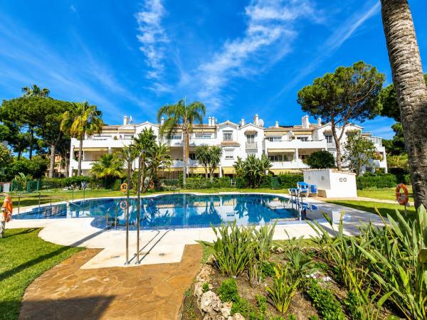 Venta de piso en Piso en Calle del Escudo, Atalaya-Isdabe, Estepona, Estepona
 photo 4