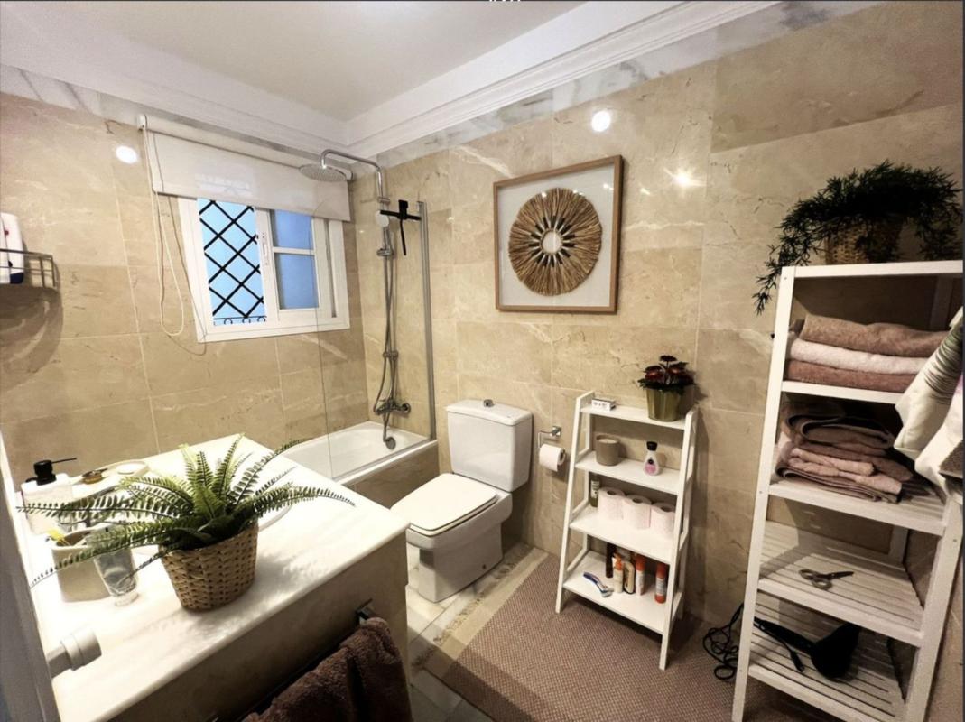 Venta de piso en Piso en Calle Jazmín, Paraiso-Barronal, Estepona, Estepona
photo 4