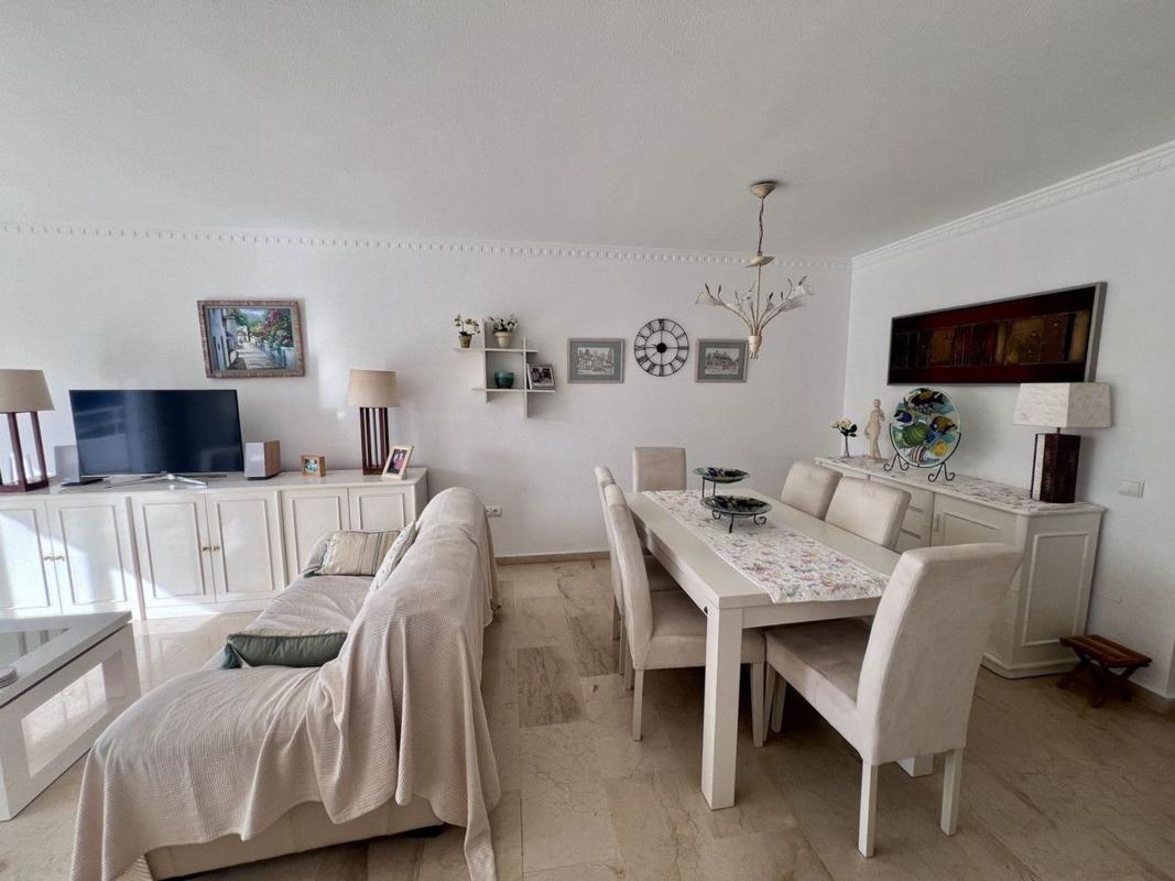 Sale of apartment in Piso en Urbanizacion Las Gardenias, Paraiso-Barronal, Estepona, Estepona
photo 5