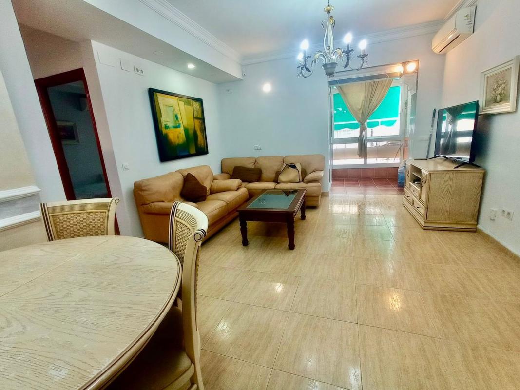 Venta de piso en Piso en Avenida Condes de San Isidro, 5, Zona Puerto Deportivo, Fuengirola, Fuengirola
photo 1