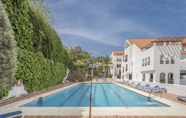 Venta de piso en Piso en Calle el Califa, 8, Nueva Andalucía, Marbella, Marbella
photo 1