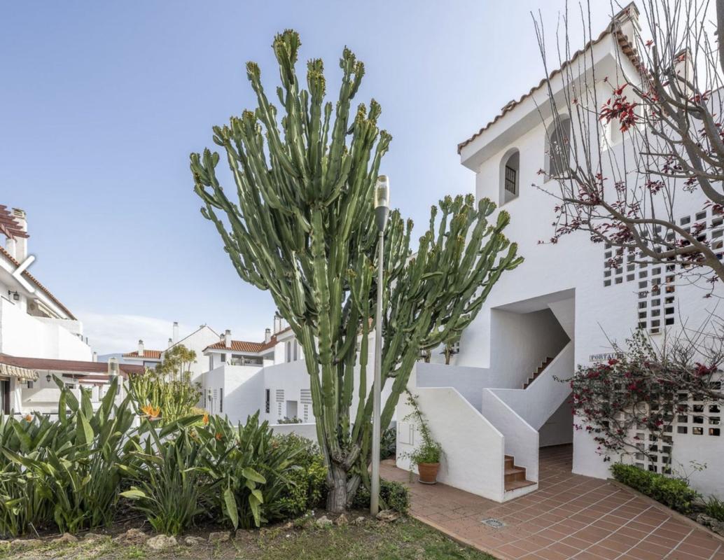 Venta de piso en Piso en Calle el Califa, 8, Nueva Andalucía, Marbella, Marbella
 photo 2