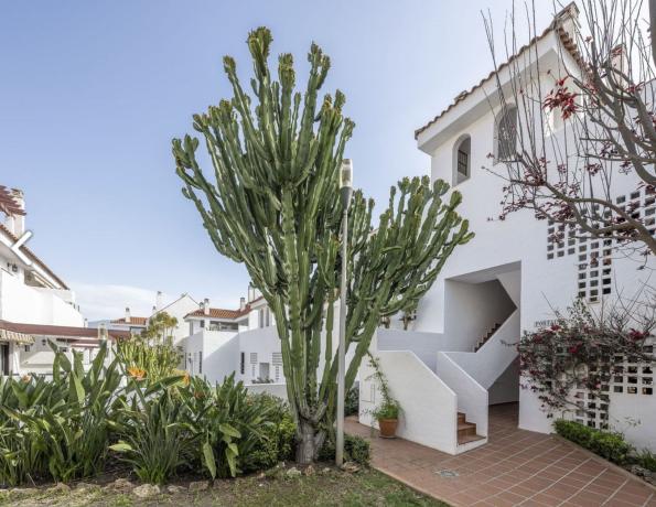 Venta de piso en Piso en Calle el Califa, 8, Nueva Andalucía, Marbella, Marbella
thumbnail 2