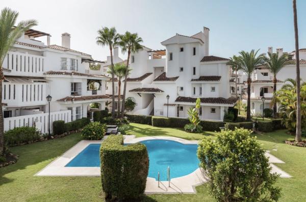 Duplex en venta en Dúplex en Calle Arriate, La Dama de Noche-La Alzambra, Marbella, Marbella photo 1