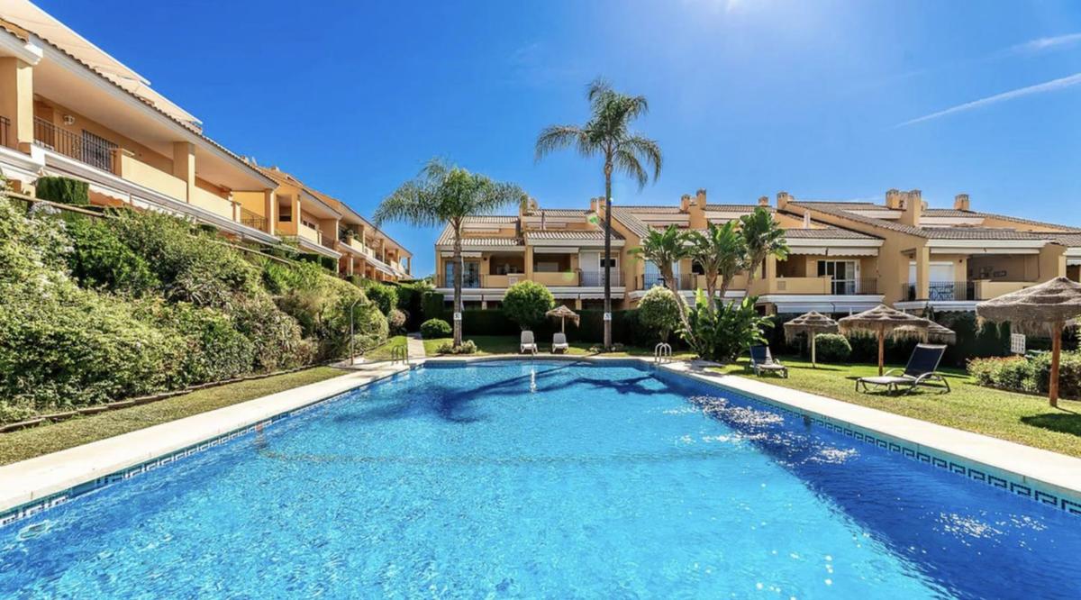 Sale of apartment in Piso en Calle Holanda, Costabella, Marbella, Marbella
photo 3