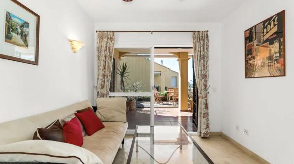 Venta de piso en Piso en Calle Holanda, Costabella, Marbella, Marbella
 photo 4