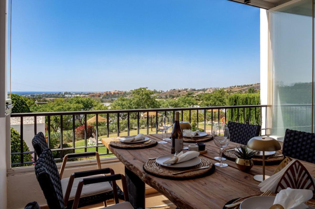 Продажа квартиры на Piso en Urbanizacion los Aguilares, Los Arqueros-Puerto del Almendro, Benahavís, Бенахавис
 photo 2