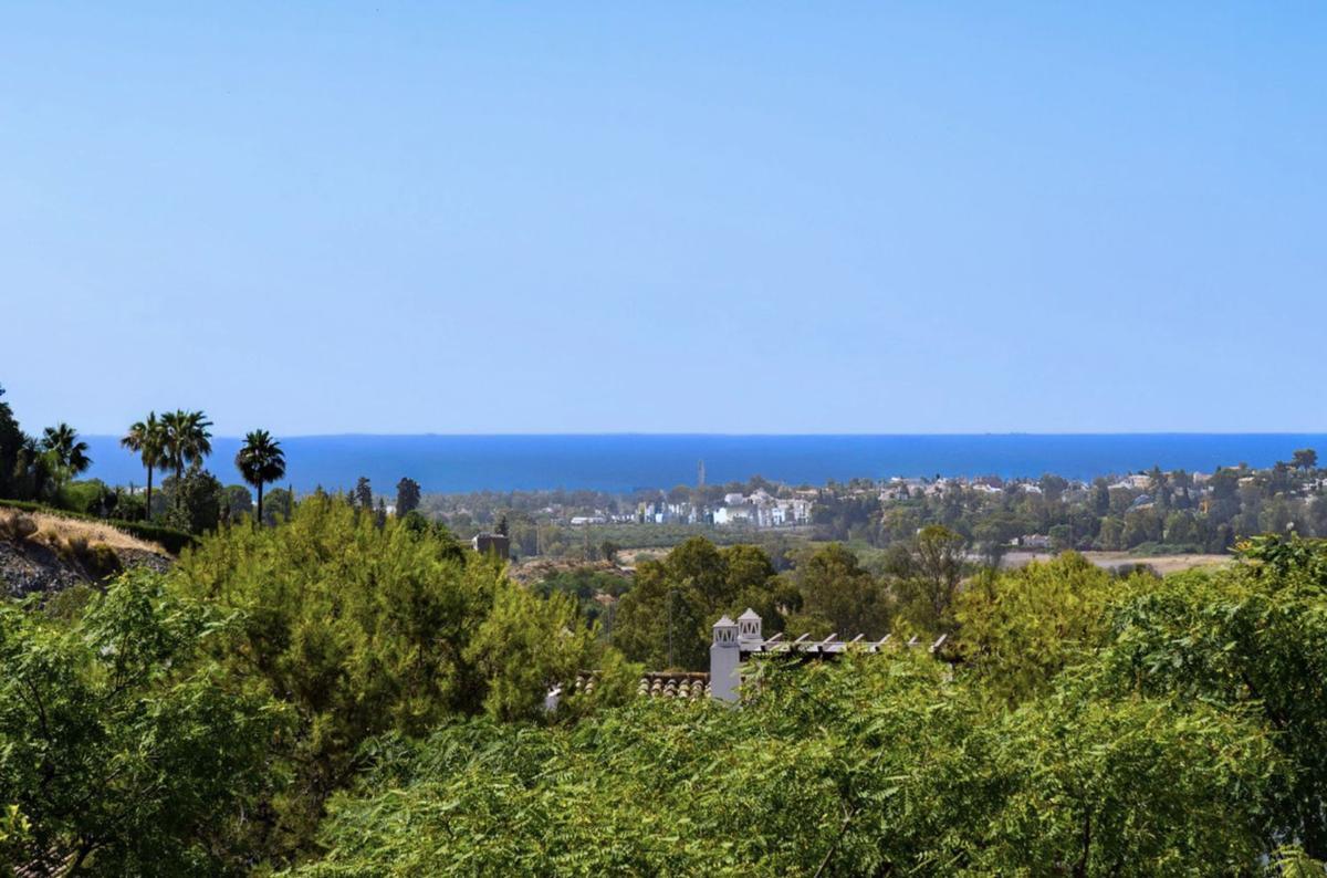 Продажа квартиры на Piso en Urbanizacion los Aguilares, Los Arqueros-Puerto del Almendro, Benahavís, Бенахавис
 photo 4