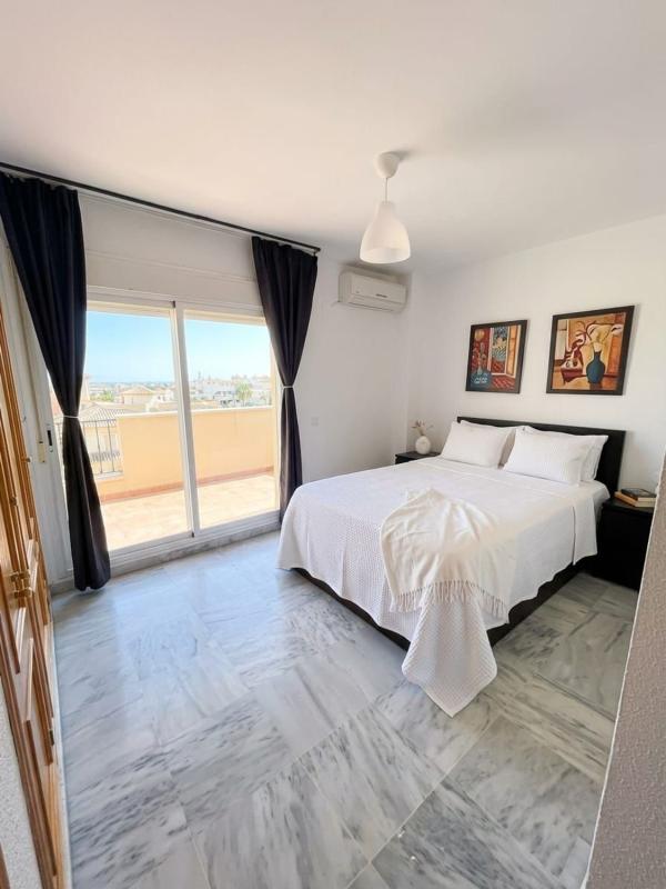Продажа квартиры на Piso en Calle Faro, Zona Centro Comercial Torrequebrada, Benalmádena, Бенальмадена
photo 2
