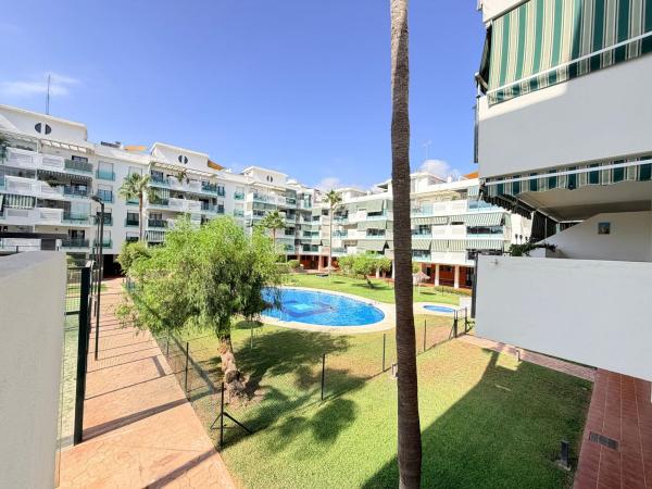Venta de piso en Piso en Calle Belice, 11, La Colina, Torremolinos, Torremolinos
thumbnail 2