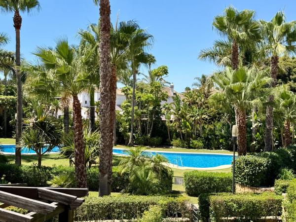 Ático en venta en Ático en Avenida de las Mimosas, 3, Puerto Banús, Marbella, Marbella photo 1