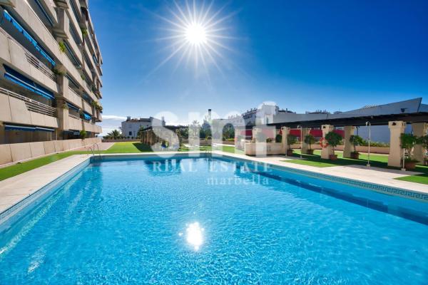 Venta de piso en Piso en Paseo Javier López, 5, Puerto Banús, Marbella, Marbella
photo 1