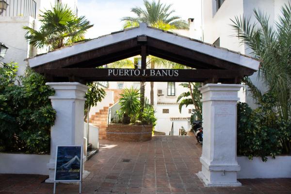 Venta de piso en Piso en Calle Ribera, 5, Puerto Banús, Marbella, Marbella
photo 1