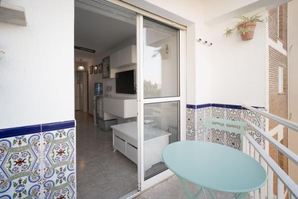Продажа квартиры на Piso en Calle Luis Vives, Arroyo de la Miel, Benalmádena, Бенальмадена
thumbnail 2