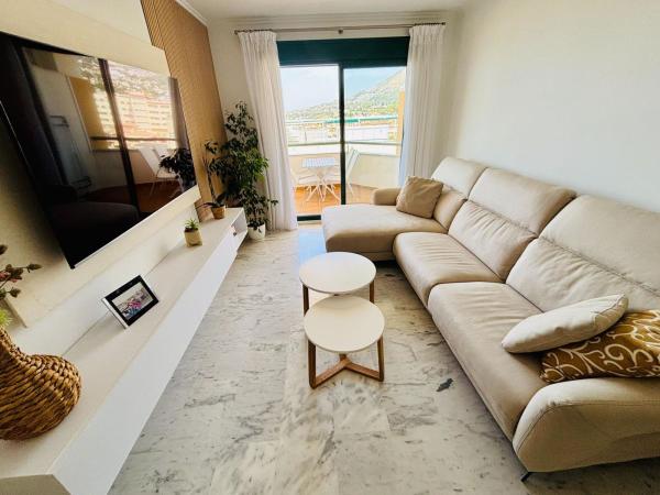 Дуплекс на продажу в Dúplex en Zona Centro Comercial Torrequebrada, Benalmádena, Бенальмадена photo 1
