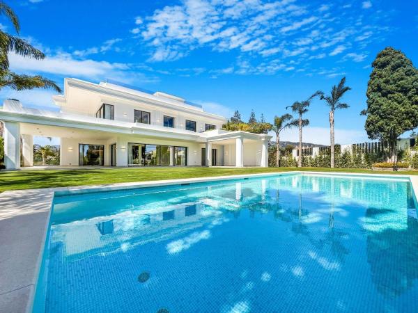 Casa o chalet independiente en Calle Sierra Cazorla, Lomas de Marbella Club, Marbella thumbnail 2