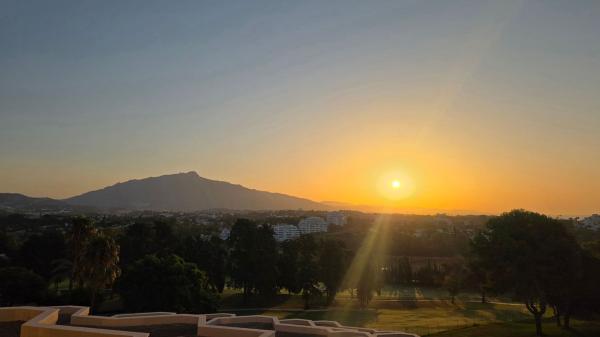 Venta de piso en Piso en Aguamarina, 1, Nueva Atalaya, Estepona, Estepona
thumbnail 2
