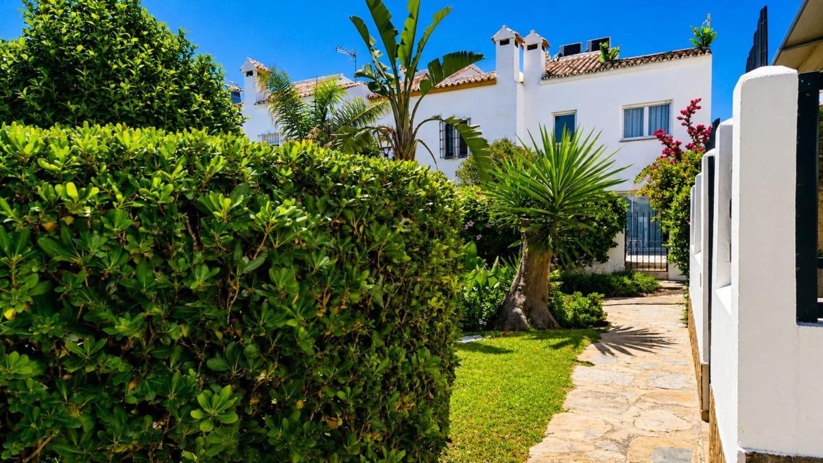Sprzedaż szeregowego domku w  Chalet adosado en Marina de Casares, Casares , Casares photo 5