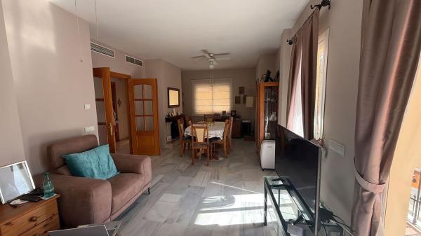 Частный шале на продаже в  Casa o chalet en Coin, Коин photo 4