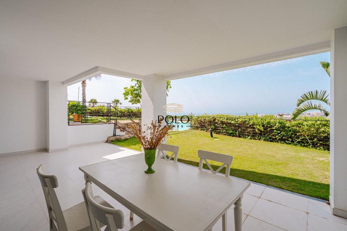 Продажа квартиры на Piso en Avenida Mirador de Estepona, 31, Altos de Estepona, Estepona, Эстепона
photo 1