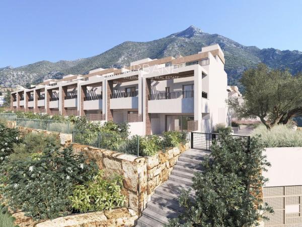 Chalet adosado en Istan photo 2