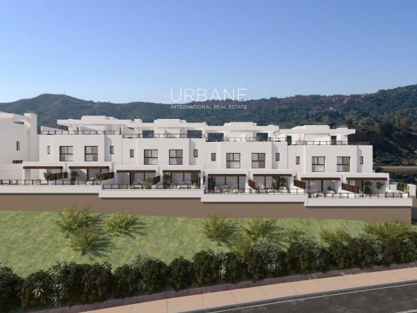 Chalet adosado en Calle Jinete, Calaburra - Chaparral, Mijas thumbnail 1