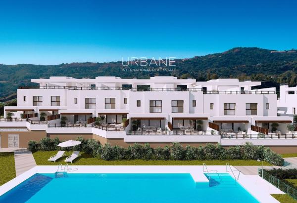 Chalet adosado en Calle Jinete, Calaburra - Chaparral, Mijas thumbnail 2
