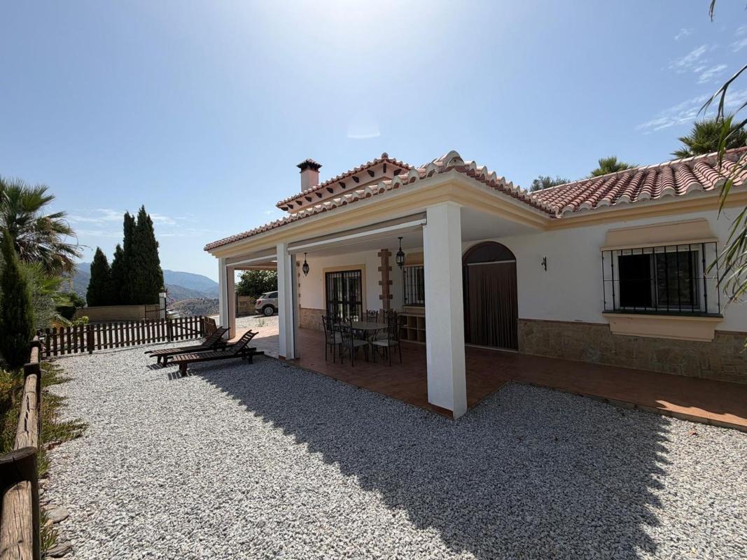 Propiedades en venta y alquiler en España photo 2
