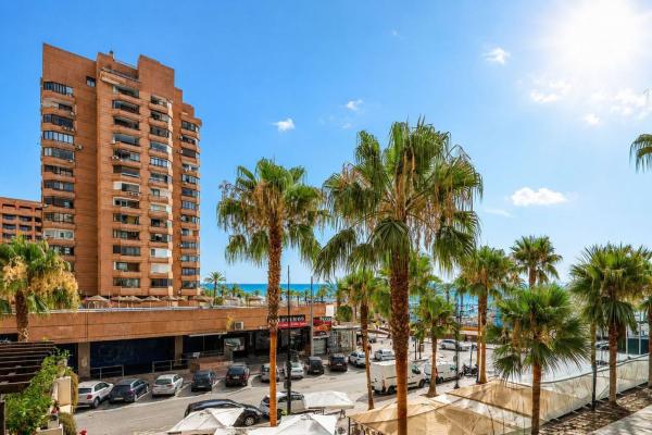 Venta de piso en Piso en Calle Antonio Sedeño Cantos, Zona Puerto Deportivo, Fuengirola, Fuengirola
photo 1