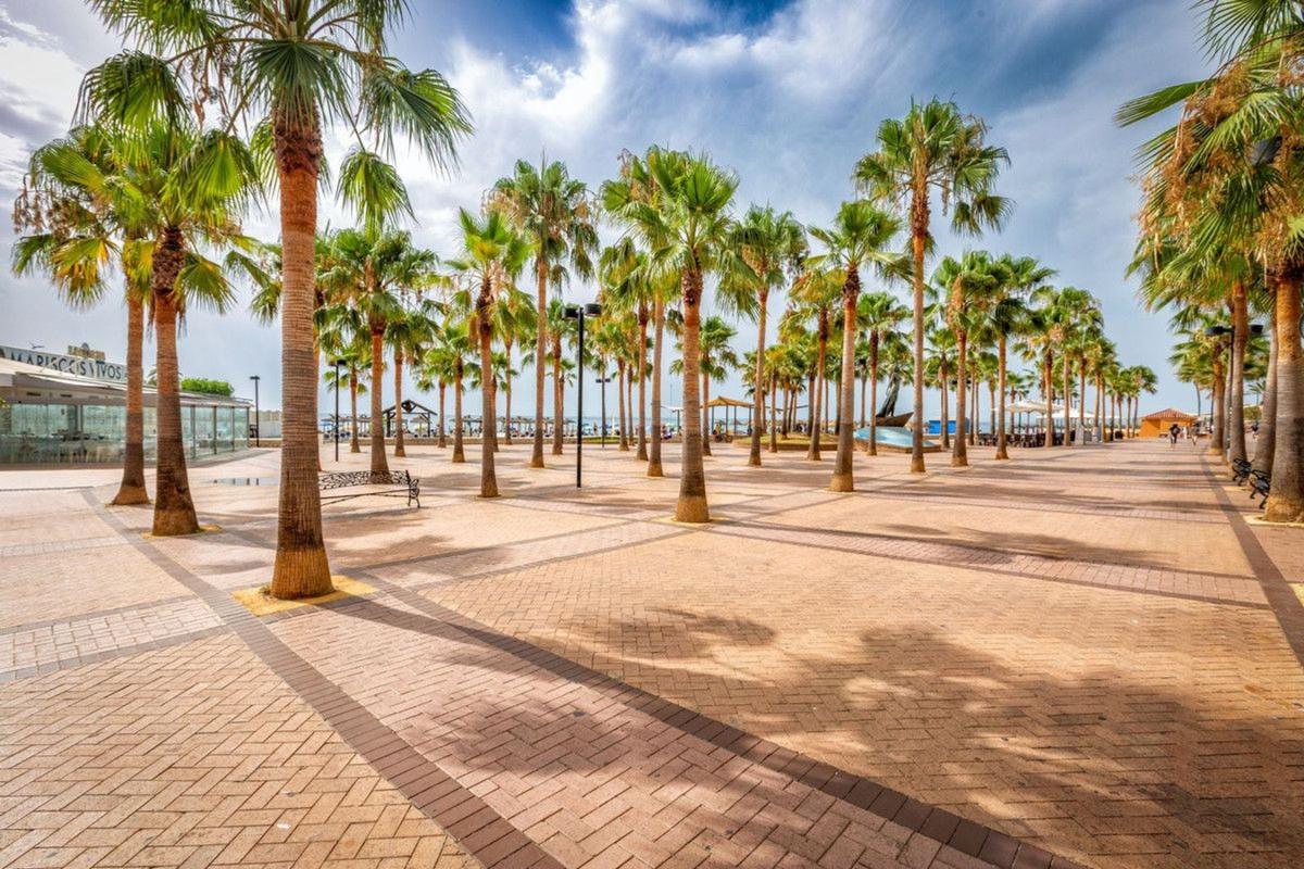 Sprzedaż mieszkania w Piso en Calle Antonio Sedeño Cantos, Zona Puerto Deportivo, Fuengirola, Fuengirola
 photo 4