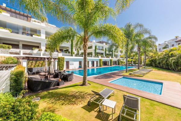Duplex en venta en Dúplex en Carmen Del s/n, Seghers, Estepona, Estepona thumbnail 3
