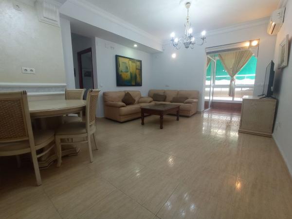 Venta de piso en Piso en Avenida Condes de San Isidro, Zona Puerto Deportivo, Fuengirola, Fuengirola
photo 1