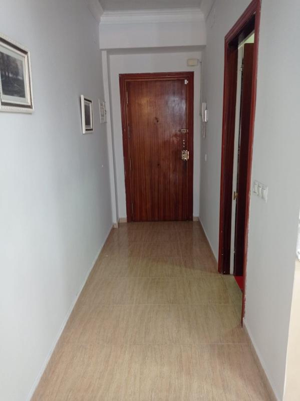 Venta de piso en Piso en Avenida Condes de San Isidro, Zona Puerto Deportivo, Fuengirola, Fuengirola
 photo 2