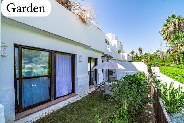Sale of flat in Piso en Camino La Resinera, La Concha-Resina Golf, Estepona, Estepona
thumbnail 3