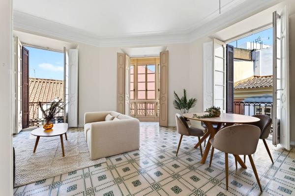 Venta de piso en Piso en Calle Niño de Guevara, Centro Histórico, Málaga, Málaga
photo 1