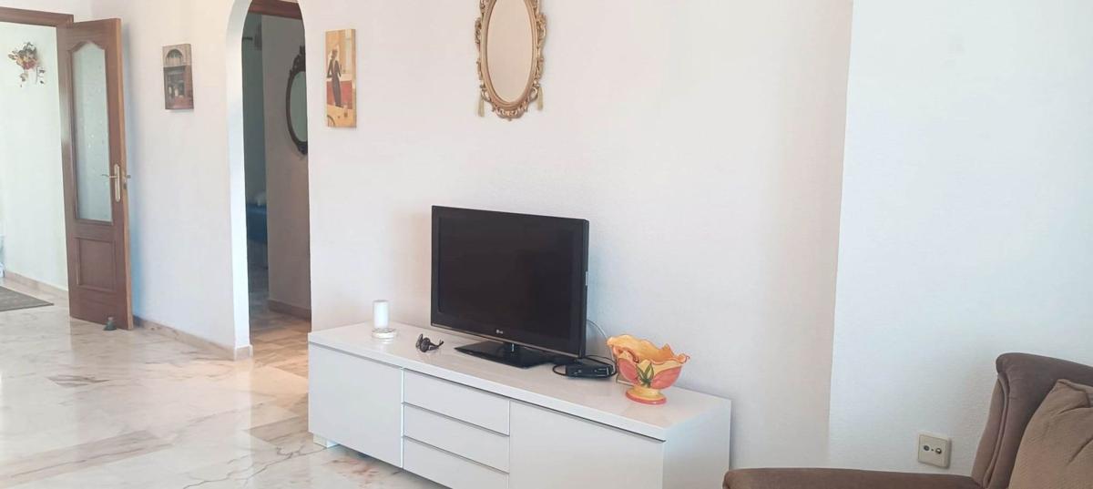 Venta de piso en Piso en Calle Heliotropo, Los Nadales - Tio Charles, Benalmádena, Benalmádena
photo 2
