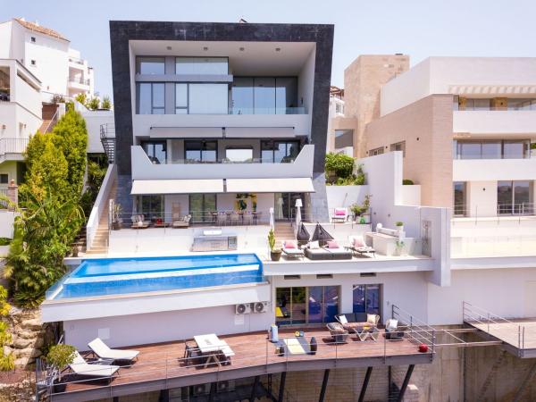 Casa o chalet independiente en Urbanizacion Torre Esteril, Los Arqueros-Puerto del Almendro, Benahavís photo 1