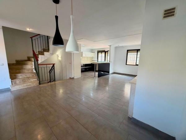 Chalet adosado en Calle Alfonso de la Torre MarÍn, El Cuartón - Heliomar, Málaga thumbnail 3