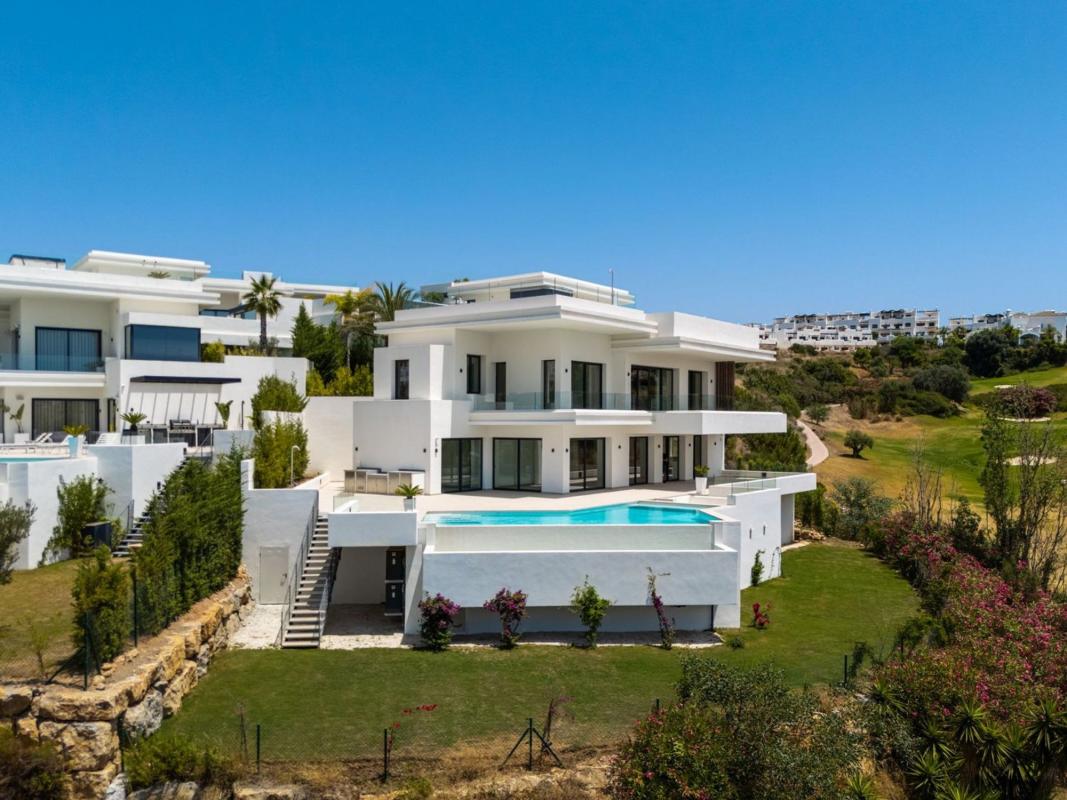 Properties for sale and rent in Spain photo 2