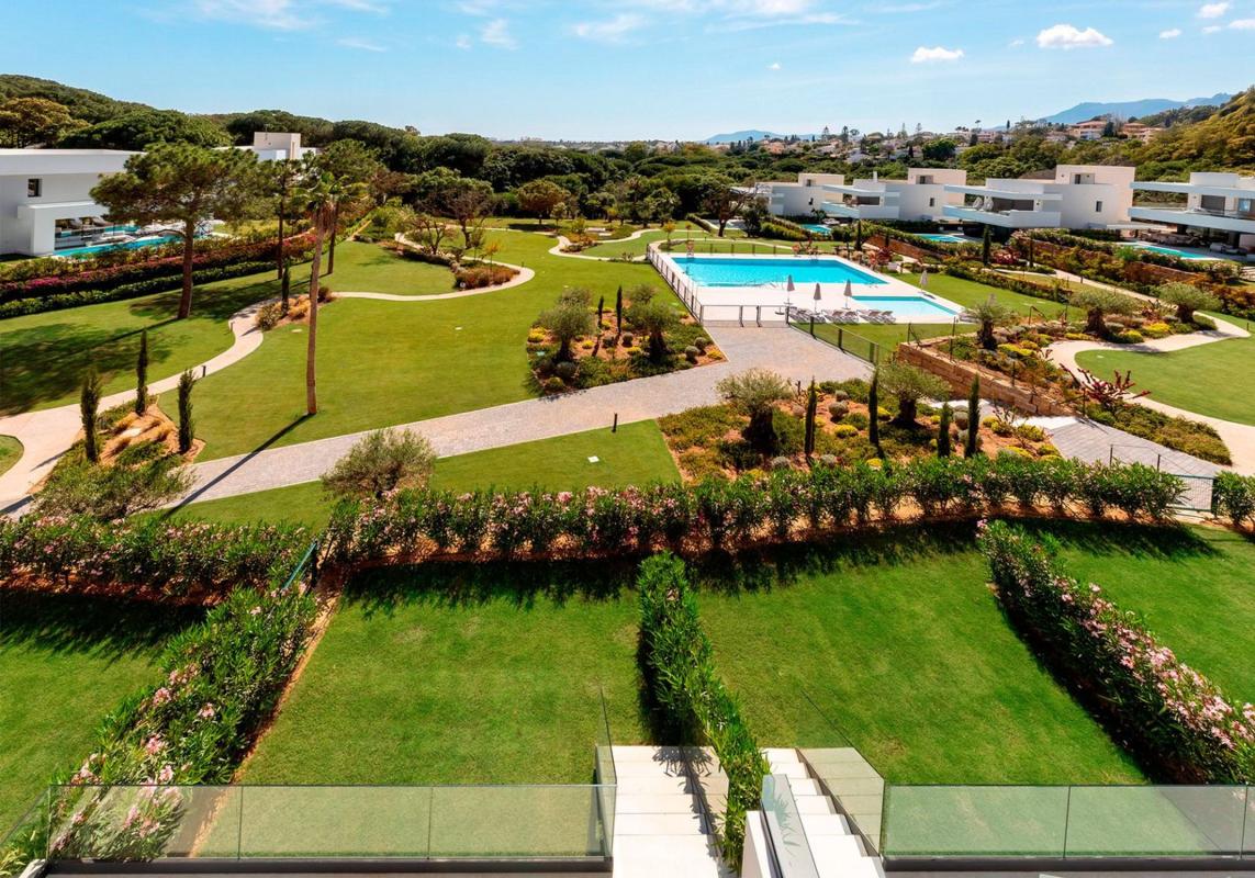 Venta de chalet adosado en Chalet adosado en Green Hills - Las Cumbres de Elviria, Marbella , Marbella photo 3