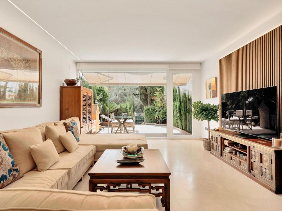 Venta de chalet adosado en  Chalet adosado en Alameda de las Brisas, Bahía de Marbella, Marbella , Marbella photo 5